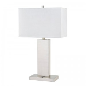 Gästfrihetssvit bordslampa vid rum