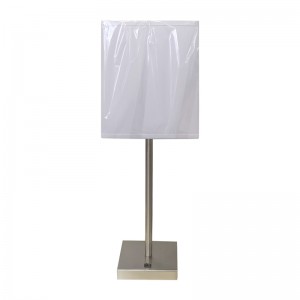 Enkel stil borstadnickelfinishnattduksbordslampa med en på/off rocker switch på gästrummet