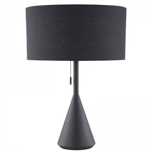 Black Finish Desk Lamp med en dragkedjesbrytare vid gästrummet